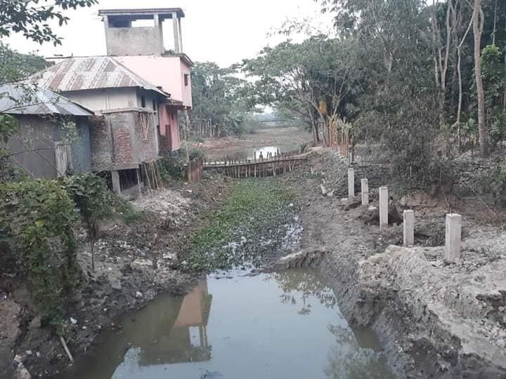 মঠবাড়িয়া সরকারি খালে অবৈধ বাঁধ দেয়ায় হাজার হাজার একর ফসলী জমি বিরান : প্রধানমন্ত্রীর নির্দেশনা উপেক্ষিত