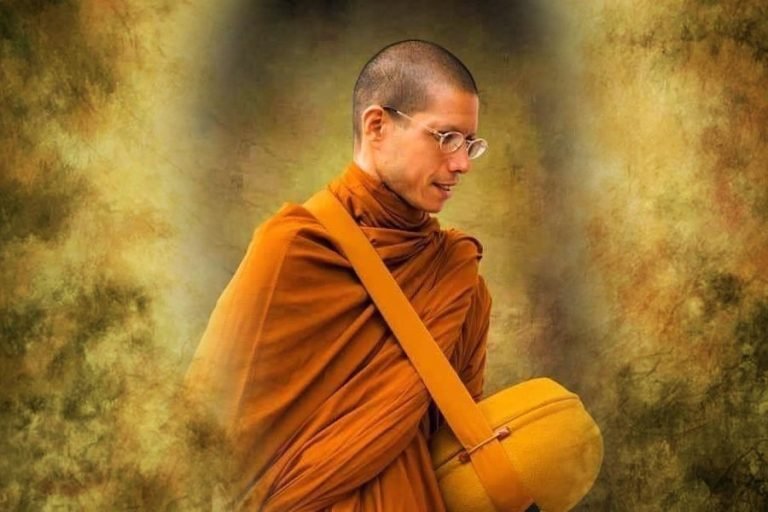 হাজার হাজার কোটি টাকার সাম্রাজ্য ছেড়ে ভিক্ষা করে বেড়ান যিনি