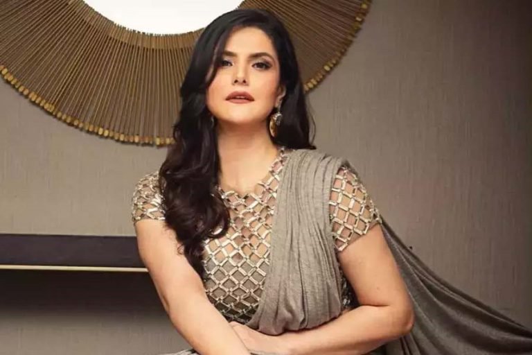 ডেঙ্গু আক্রান্ত হয়ে হাসপাতালে ভর্তি জ়ারিন