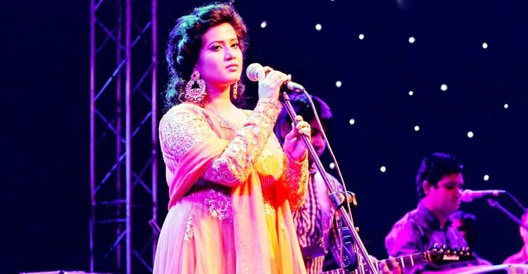 ক্যারিয়ারের ১৮ বছরে ন্যান্সির প্রথম আমেরিকা যাত্রা