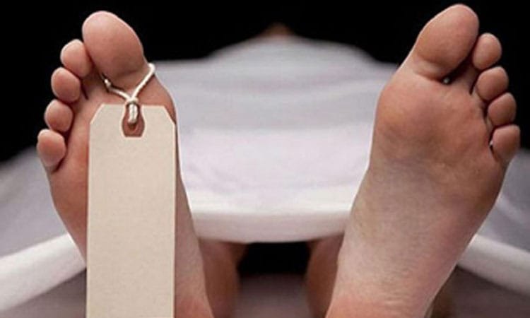 পটুয়াখালীতে মেয়ের ঝুলন্ত মরদেহ দেখে বাবার মৃত্যু