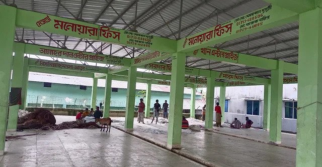 উদ্বোধনের দুই বছরেও চালু হয়নি মহিপুরে মৎস্য অবতরণ কেন্দ্র