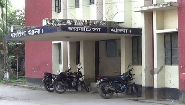 গলাচিপায় নিজ গলায় বটি চালিয়ে যুবকের আত্মহত্যা