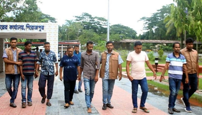 রামপাল বিদ্যুৎ কেন্দ্রের পাচার হওয়া ৬ হাজার টন কয়লা জব্দ, ৬ জন আটক