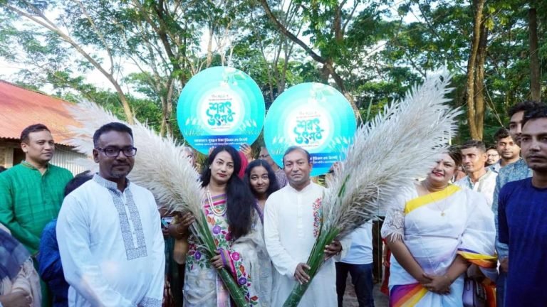 বরগুনায় শুরু হয়েছে মাসব্যাপী শরৎ উৎসব