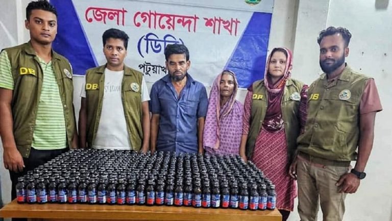 দুমকিতে ফেনসিডিলসহ শাশুড়ি-জামাই আটক