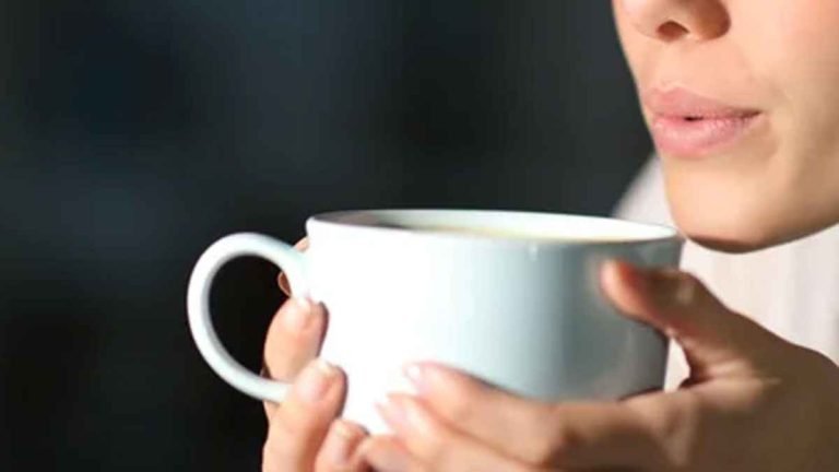 পাত্রে ফুঁ দেওয়া ইসলামে নিষেধ কেন?