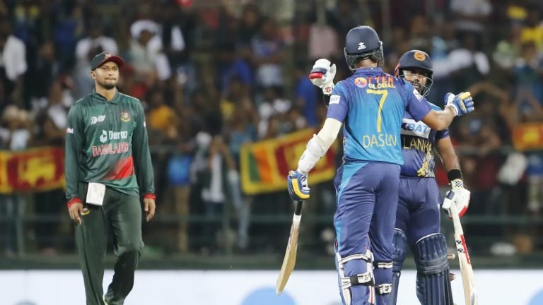 ব্যাটিংয়ে ভালো করতে না পারায় হতাশ সাকিব