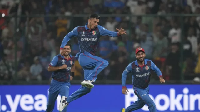ইংল্যান্ডকে হারিয়ে আফগান রূপকথা লিখলো রশিদ-নবীরা