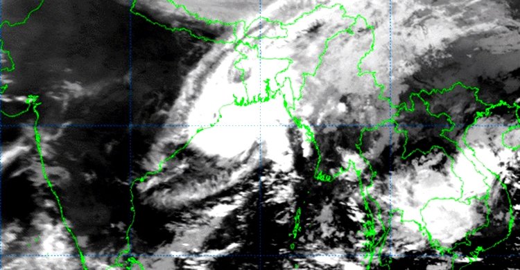 আজ রাতেই আঘাত হানতে পারে ঘূর্ণিঝড় হামুন : দুর্যোগ প্রতিমন্ত্রী