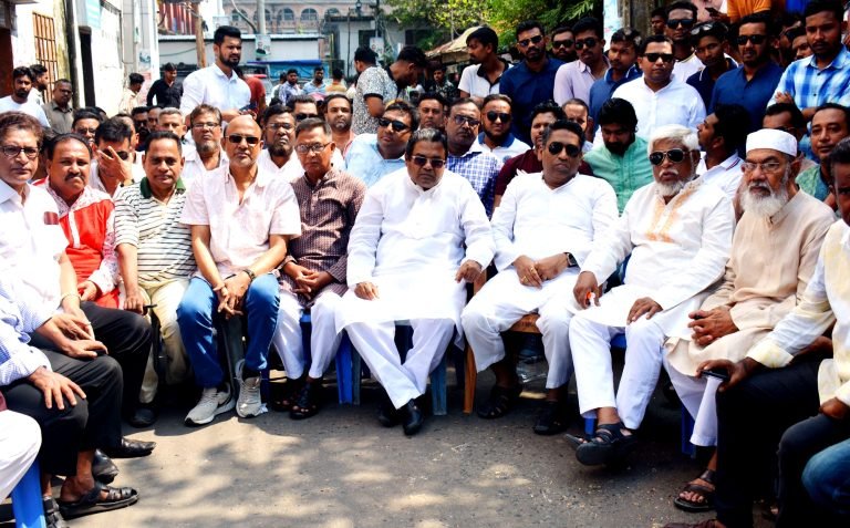 বরিশালে আ.লীগের শান্তিপূর্ণ অবস্থান কর্মসূচি পালন