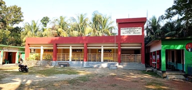 কলাপাড়ায় শিক্ষক  সঙ্কটে প্রাথমিক শিক্ষায় বেহাল অবস্থা