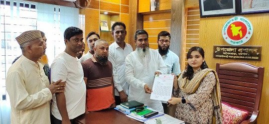 চাকুরীতে মুক্তিযোদ্ধাদের কোটার পুনঃবহালের দাবীতে স্মারকলিপি প্রদান