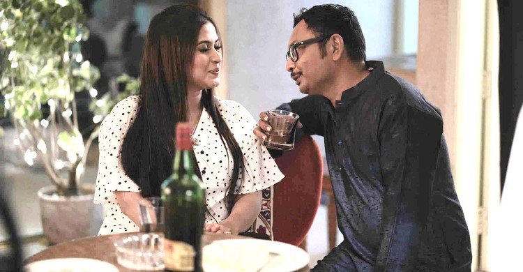এবার মালয়েশিয়ায় পুরস্কৃত ‘কাঠগোলাপ’