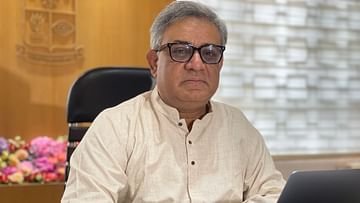 ঢাকা বিশ্ববিদ্যালয়ের নতুন উপাচার্য অধ্যাপক মাকসুদ কামাল