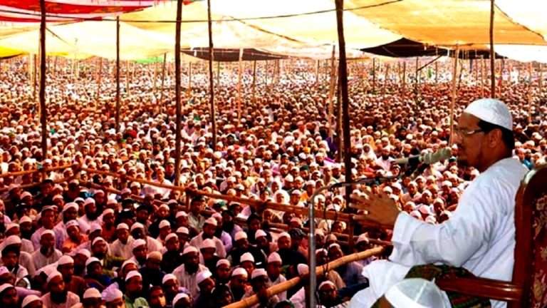 চরমোনাই দরবারের তিনদিনব্যাপী মাহফিল শুরু: ‘দুনিয়া হলো মাকাল ফলের মত’ : উদ্বোধনী বক্তব্যে পীর সাহেব চরমোনাই