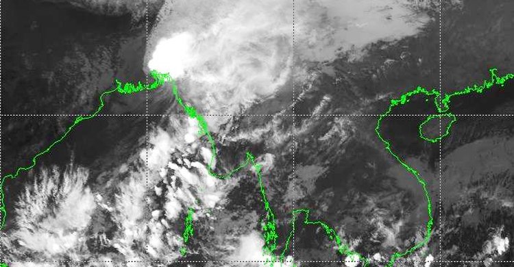 উপকূল অতিক্রম করে দুর্বল ‘মিধিলি’, নামলো বিপৎসংকেত