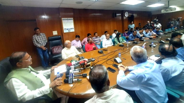 তথ্যমন্ত্রীর সাথে সম্পাদকদের মতবিনিময় : আমরা ভয় পাব না, দায়িত্ব পালন করে যাব