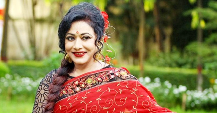 আজীবন সম্মাননার অনুভূতি জানিয়ে যা বললেন চিত্রনায়িকা রোজিনা