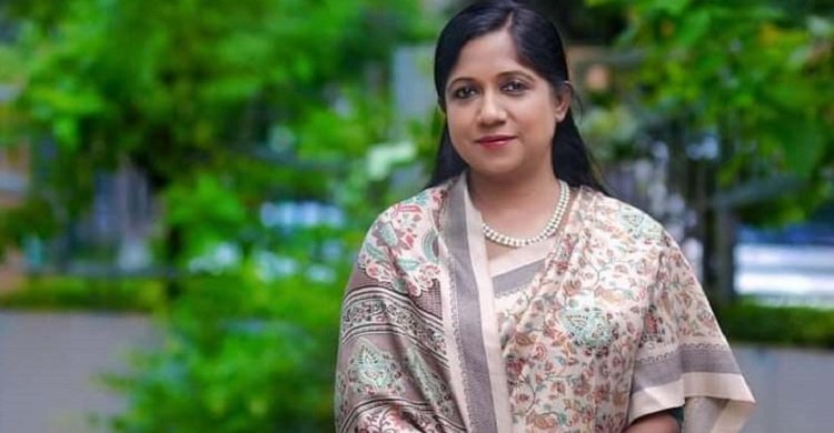 নৌকার মনোনয়নপত্র কিনলেন রোকেয়া প্রাচী