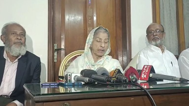 অবমূল্যায়ন’ করায় নির্বাচনে অংশ নেবেন না রওশন এরশাদ