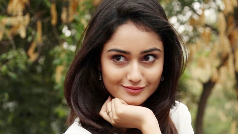 কাকে বিয়ে করছেন ত্রিধা?