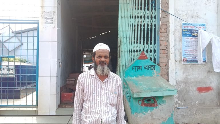 আয়ের একমাত্র সম্বল অটোরিকশা হারিয়ে দিশেহারা চাঁন মিয়া