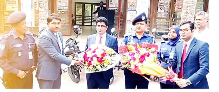 বরিশালে ভোট গ্রহনকারী কর্মকর্তাদের নিয়ে প্রশিক্ষণ কর্মশালা