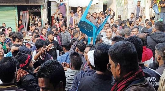বরিশালে নৌকার সভা চলাকালীন আ.লীগের দুই গ্রুপের সংঘর্ষ
