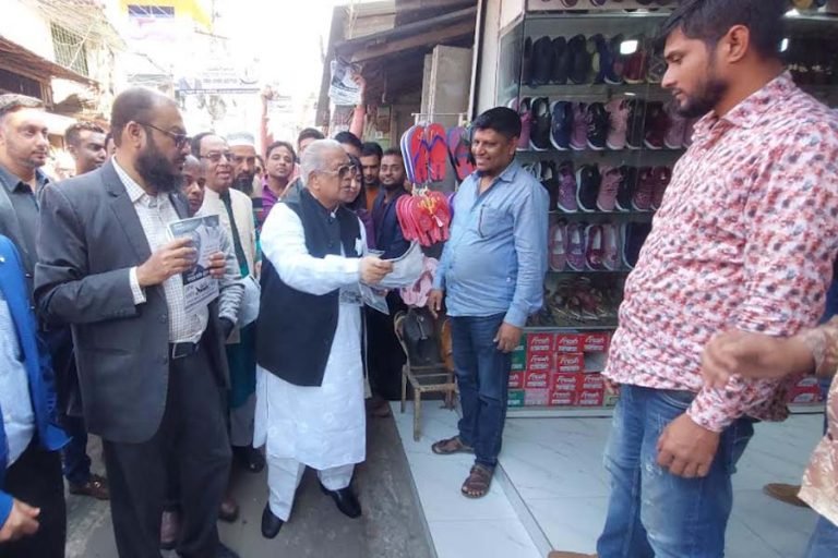 ঝালকাঠিতে নৌকার প্রার্থী আমির হোসেন আমুর প্রচারণা