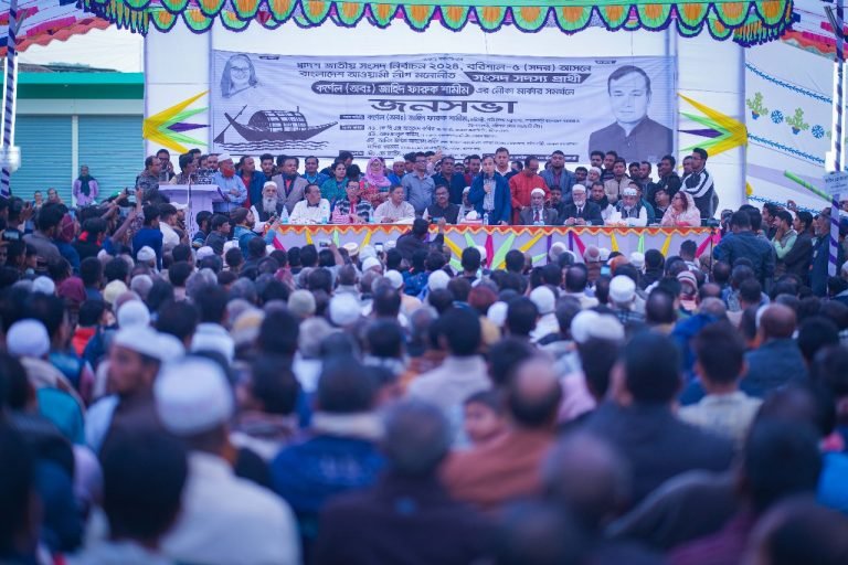 আমি আমার স্ত্রীর লাশ নিয়ে রাজনীতি করতে চাই না-নির্বাচনী জনসভায় জাহিদ ফারুক শামীম