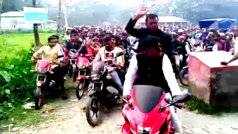 রাঙ্গাবালীতে মোটরসাইকেল শোডাউন করায় নৌকার কর্মীকে জরিমানা