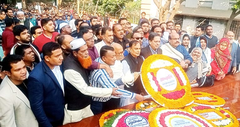 বরিশালে যথাযোগ্য মর্যদায় শহীদ বুদ্ধিজীবী দিবসে মেয়র ও মন্ত্রী সহ বিভিন্ন সংগঠনের শ্রদ্ধা নিবেদন