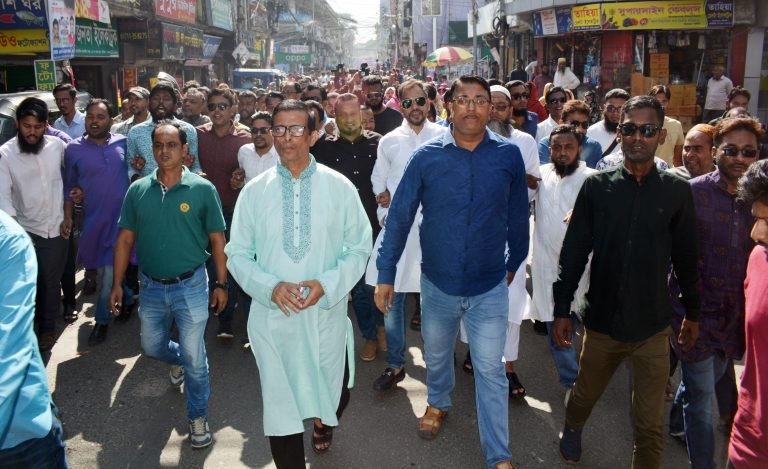 বরিশাল মহানগর আ. লীগের সভাপতির অপসারণ দাবি ও কমিটি বাতিলের দাবিতে বিক্ষোভ