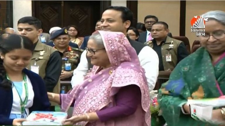 নতুন বই বিতরণ কার্যক্রম উদ্বোধন করলেন প্রধানমন্ত্রী