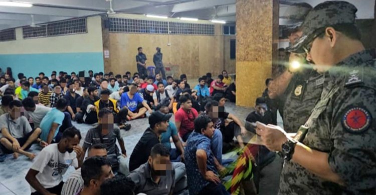 মালয়েশিয়ায় ২৫২ বাংলাদেশি আটক