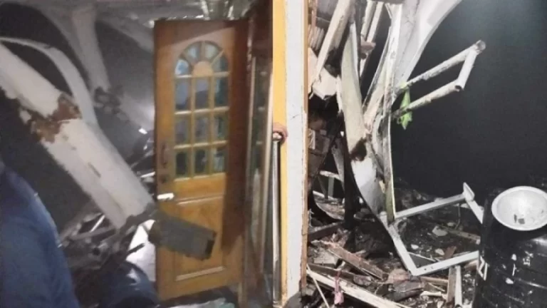 ঘন কুয়াশায় টিপু লঞ্চের ধাক্কায় দুমড়ে-মুচড়ে গেলো সুরভী, নিহত ১
