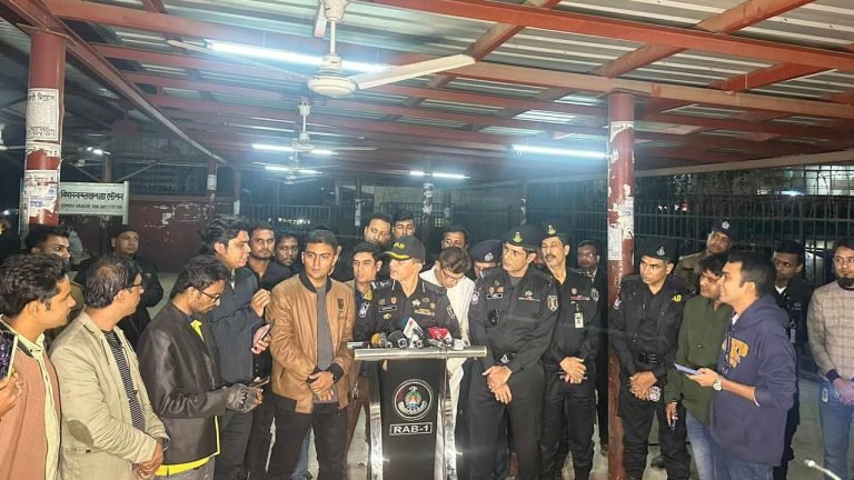 রেলে নাশকতার অভিযোগে আটক ৯