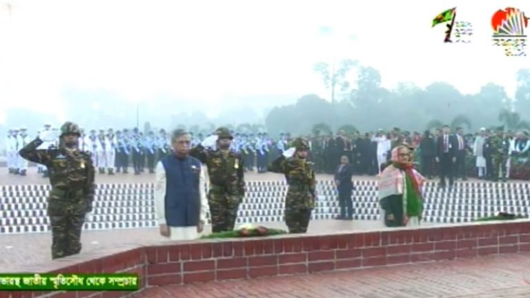 বিজয় দিবসে জাতীয় সৃতিসৌধে রাষ্ট্রপতি-প্রধানমন্ত্রীর শ্রদ্ধা