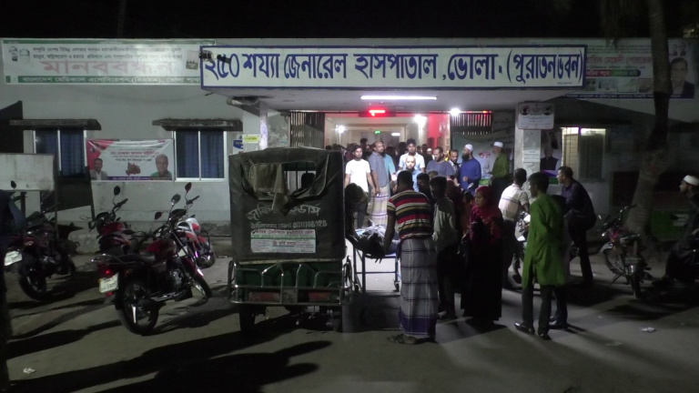 ভোলায় গলায় খিচুড়ি আটকে প্রতিবন্ধী শিশুর মৃত্যু