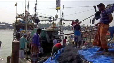 পটুয়াখালীতে এক টানে জালে উঠল ৯২ মণ ইলিশ!