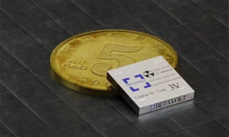 স্মার্টফোনে আসছে নিউক্লিয়ার ব্যাটারি চার্জ থাকবে ৫০ বছর