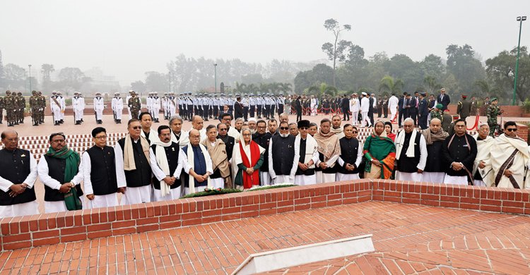 জাতীয় স্মৃতিসৌধে নতুন মন্ত্রিসভার শ্রদ্ধা