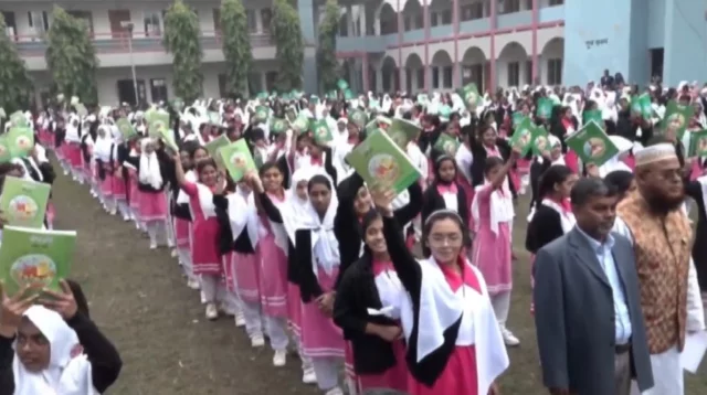 বরিশালের স্কুলগুলোতে এখনও পৌঁছায়নি ৭ লাখ বই