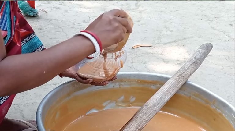 পটুয়াখালীতে গোলের গুড় বানিয়ে জীবন চলে অনেকের