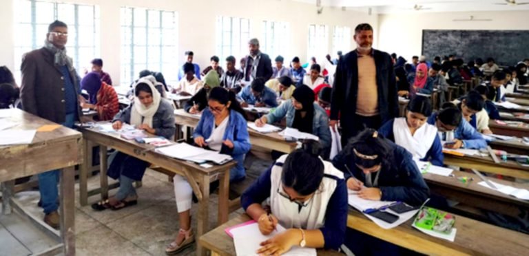 গলাচিপায় পাবলিক পরিক্ষার ভীতি দূর করবে শিক্ষার্থীদের প্রস্তুতিমূলক পরীক্ষা