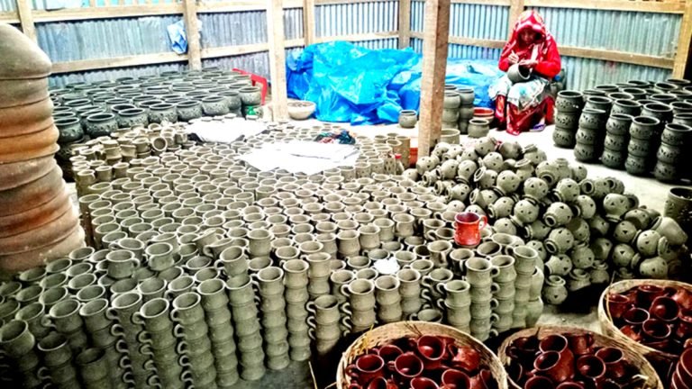 যুক্তরাষ্ট্র ও ইউরোপে বাড়ছে পটুয়াখালীর মৃৎ শিল্পের বাজার