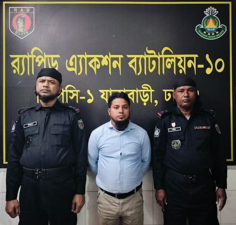 বরিশালের হত্যা মামলার আসামি ঢাকায় গ্রেপ্তার