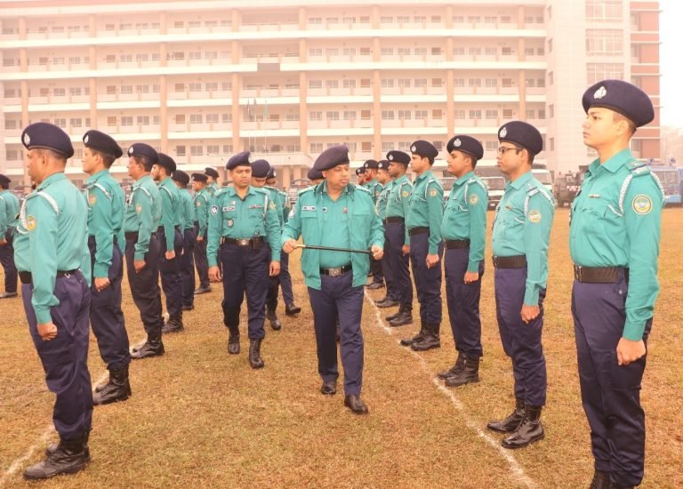 বরিশাল মেট্রোপলিটন পুলিশ এর মাস্টার প্যারেড অনুষ্ঠিত