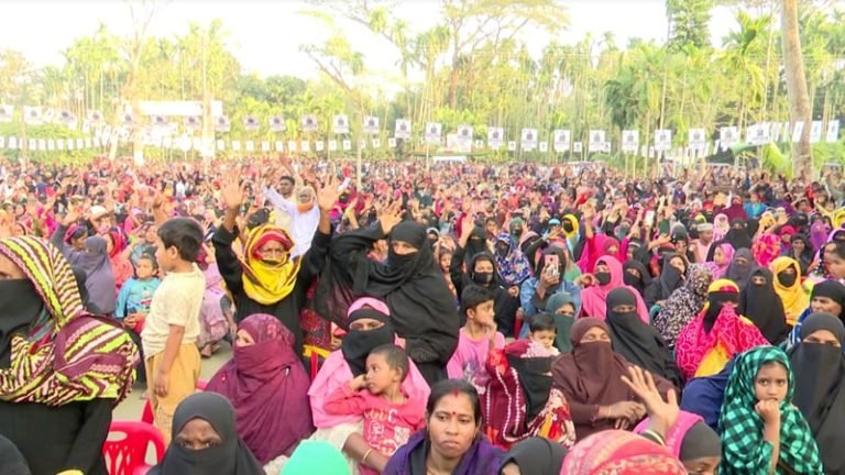 ভোলায় নৌকার পথসভায় জনতার ঢল